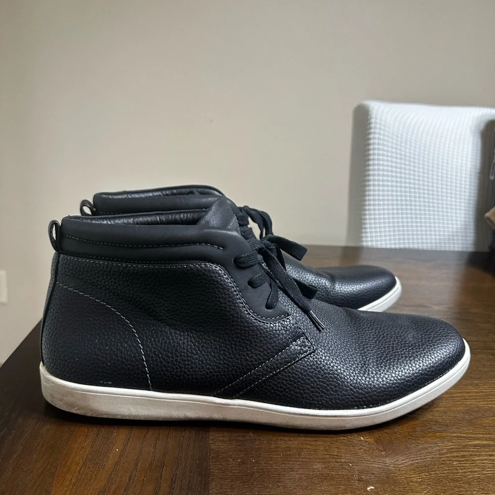 Steve Madden Black Leather Chukka Boots‎ with White Sole